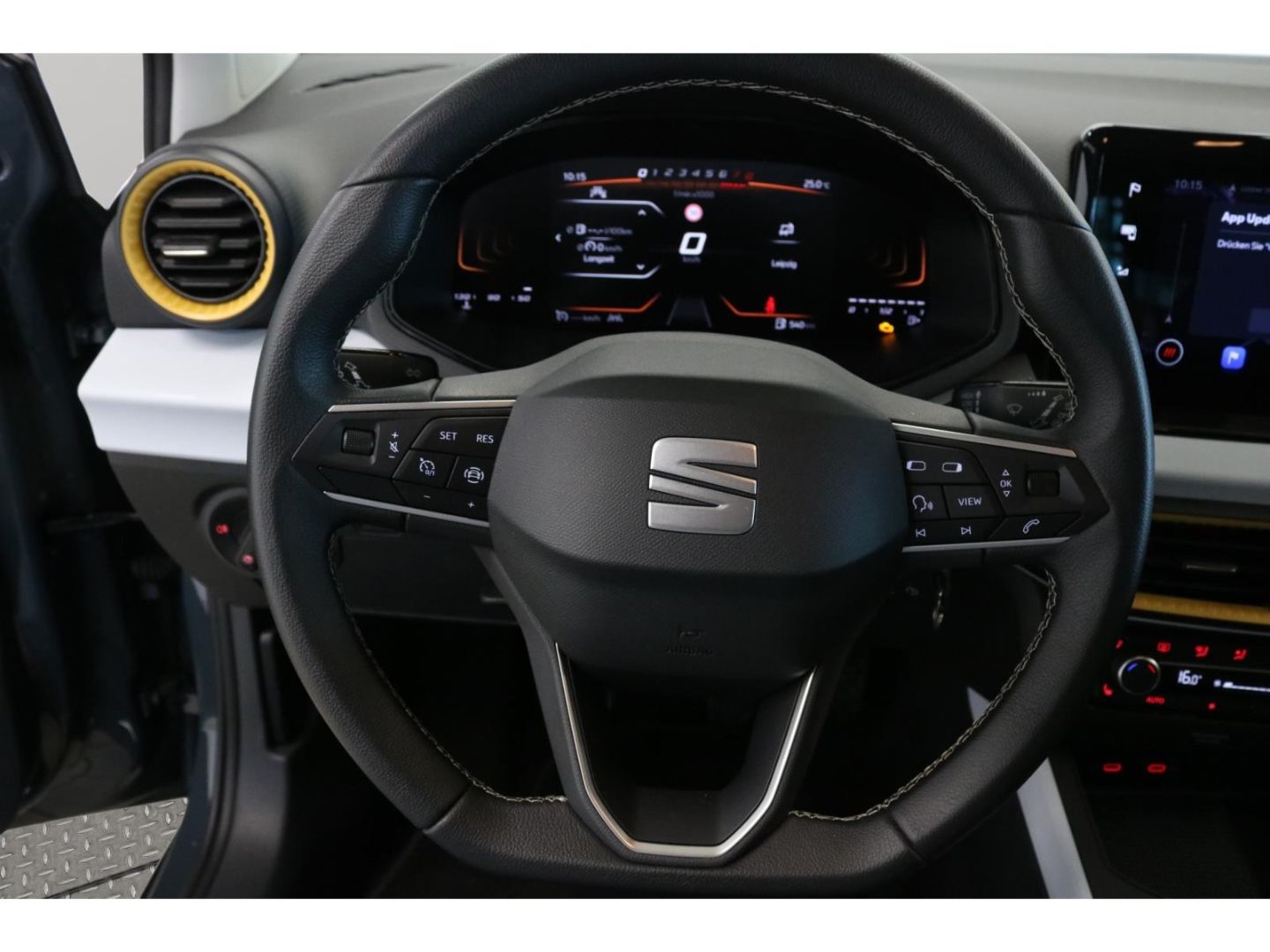 Fahrzeugabbildung SEAT Arona Road Edition Tempo Navi DAB LED PDC SHZ