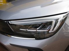 Fahrzeugabbildung Opel Crossland X Edition LED Allwetter Temp PPS DAB+