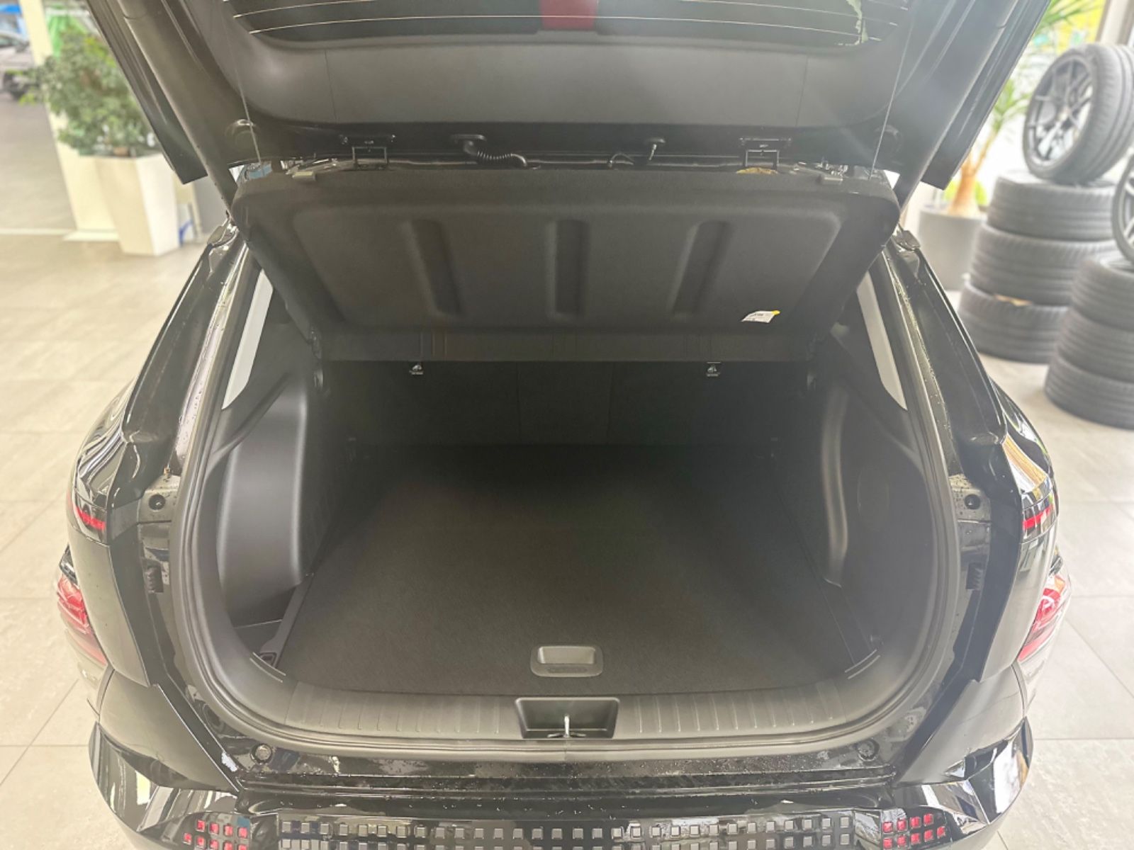 Fahrzeugabbildung Hyundai KONA Elektro SX2 PRIME 65,4kWh SitzP. LEDER BOSE