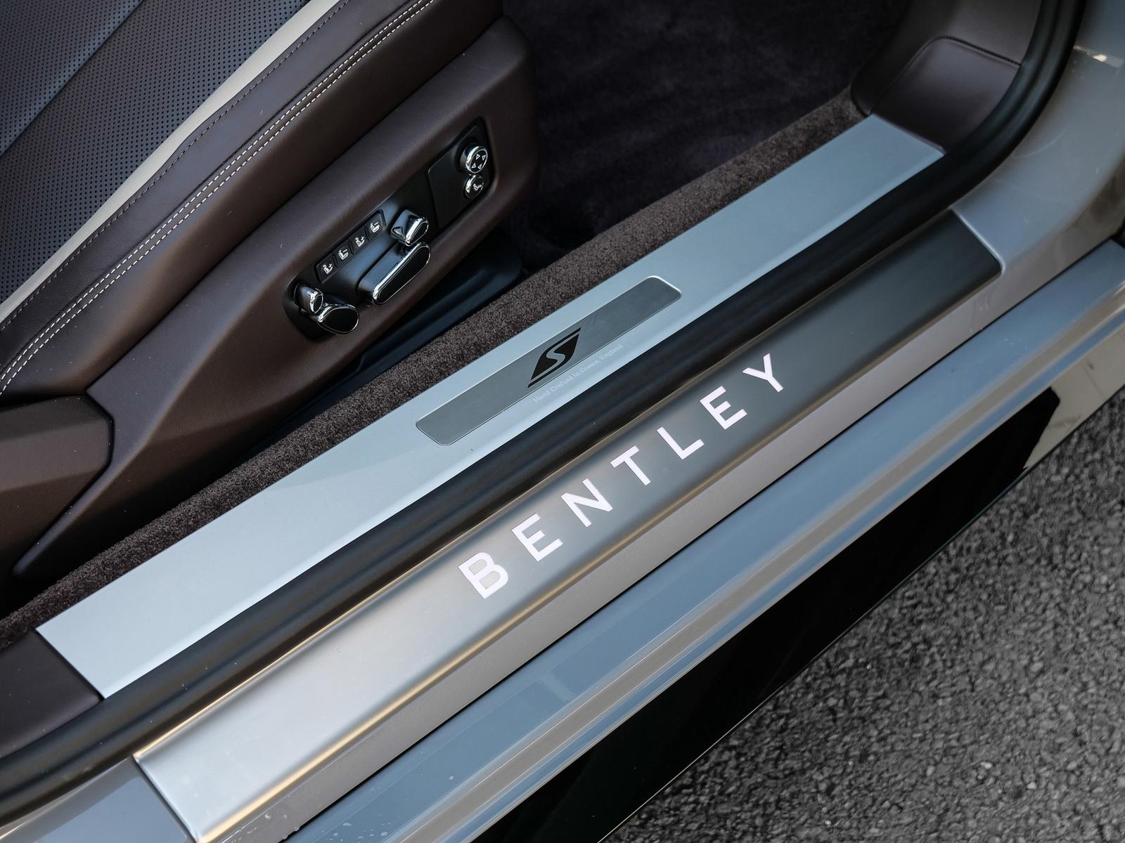 Bentley Continental GTC S Touring Spec, Rotating Display
