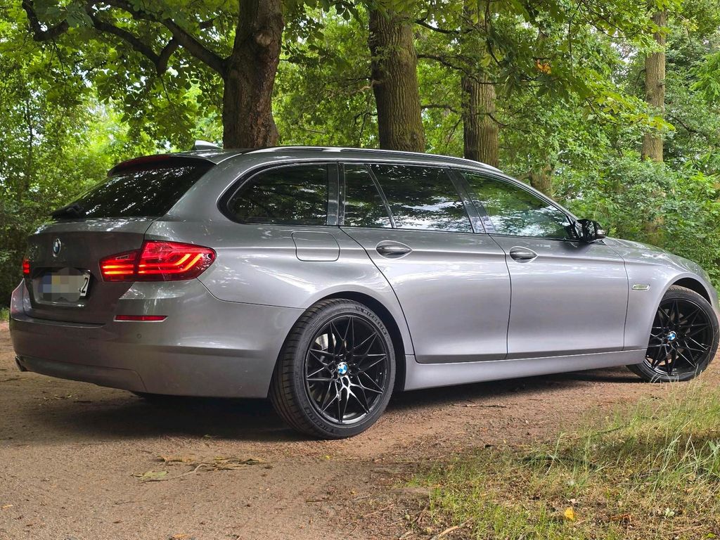Image of BMW 320