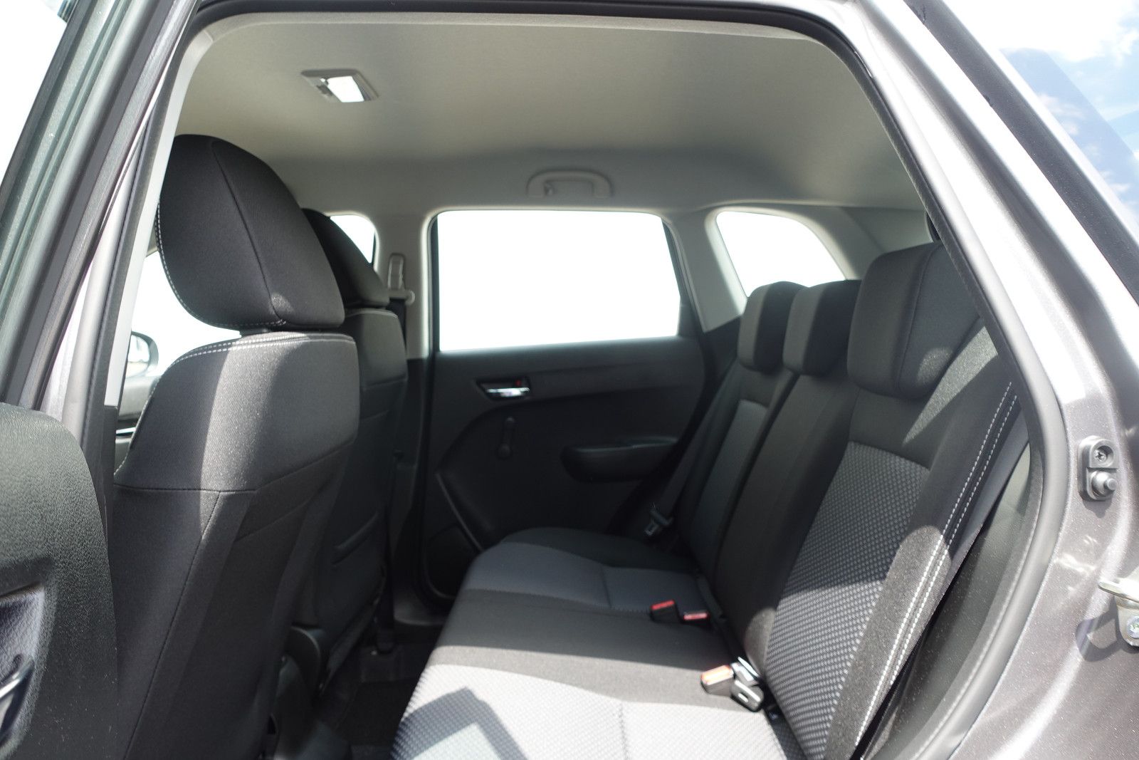 Fahrzeugabbildung Suzuki Vitara 1.4Hybrid Club Navi, Kamera,PDC,LED