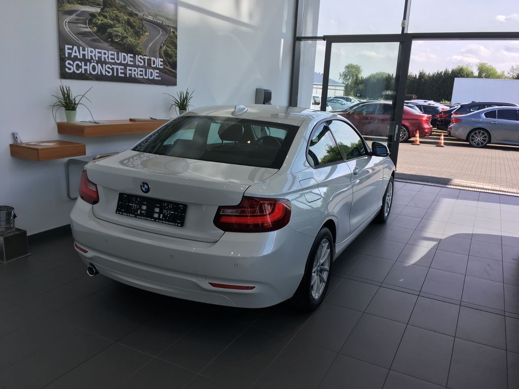 Image of BMW 218