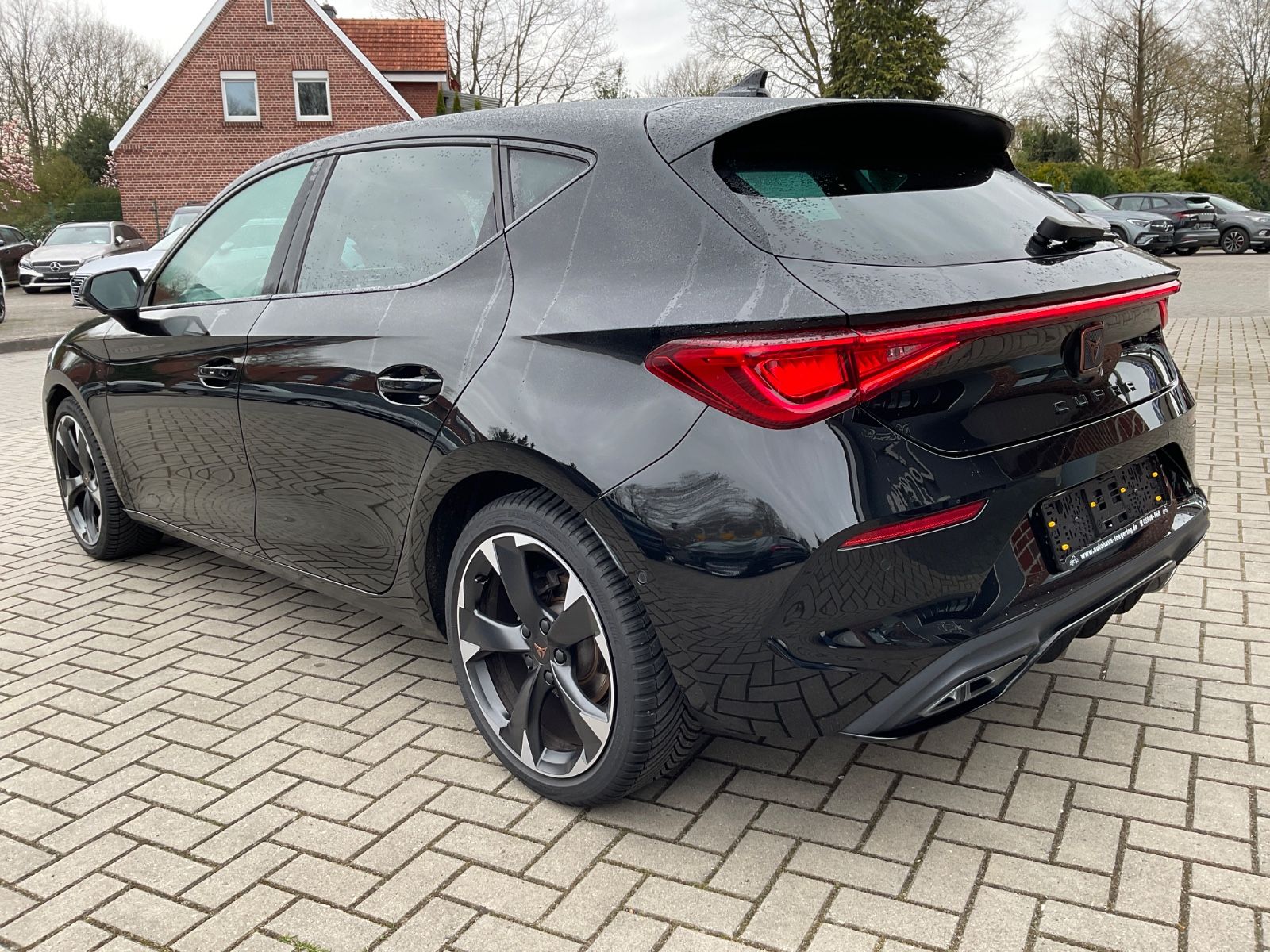 Fahrzeugabbildung CUPRA Leon 1.5 eTSI 110kW DSG,Kamera,Navi,LED,Carplay