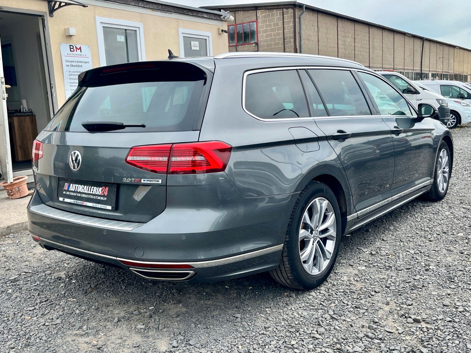 Fahrzeugabbildung Volkswagen 2.0 TSI DSG R-LINE/HIGHLINE Navi Pano AHK LED SP