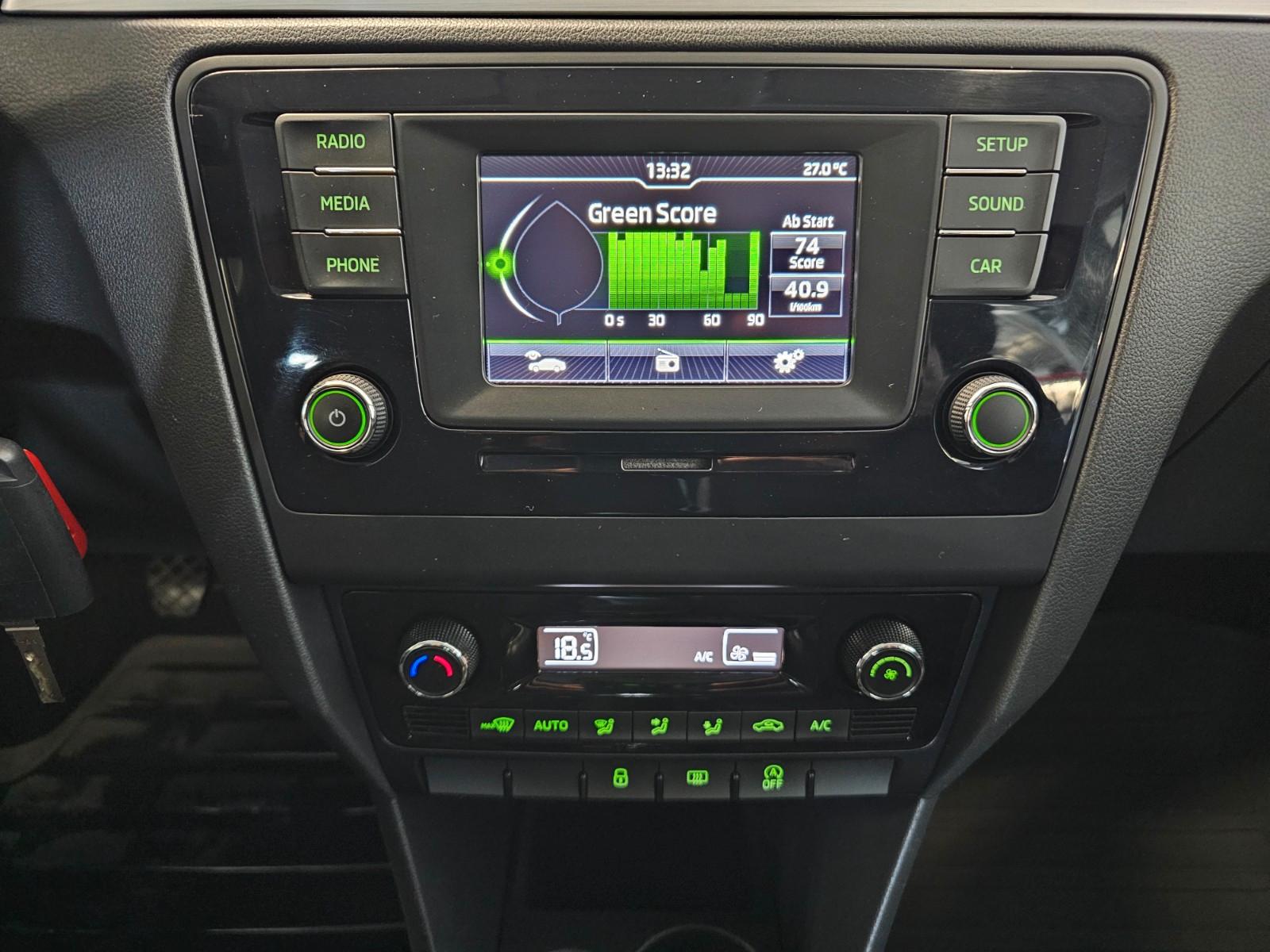 Skoda Rapid 2015 — photo 18