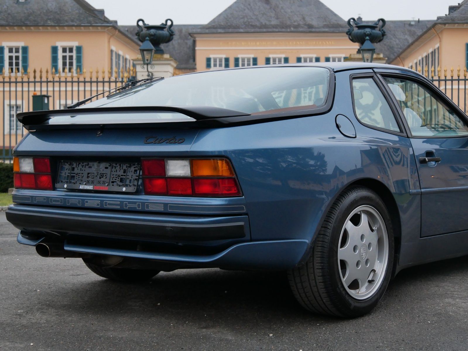 Fahrzeugabbildung Porsche 944 Turbo