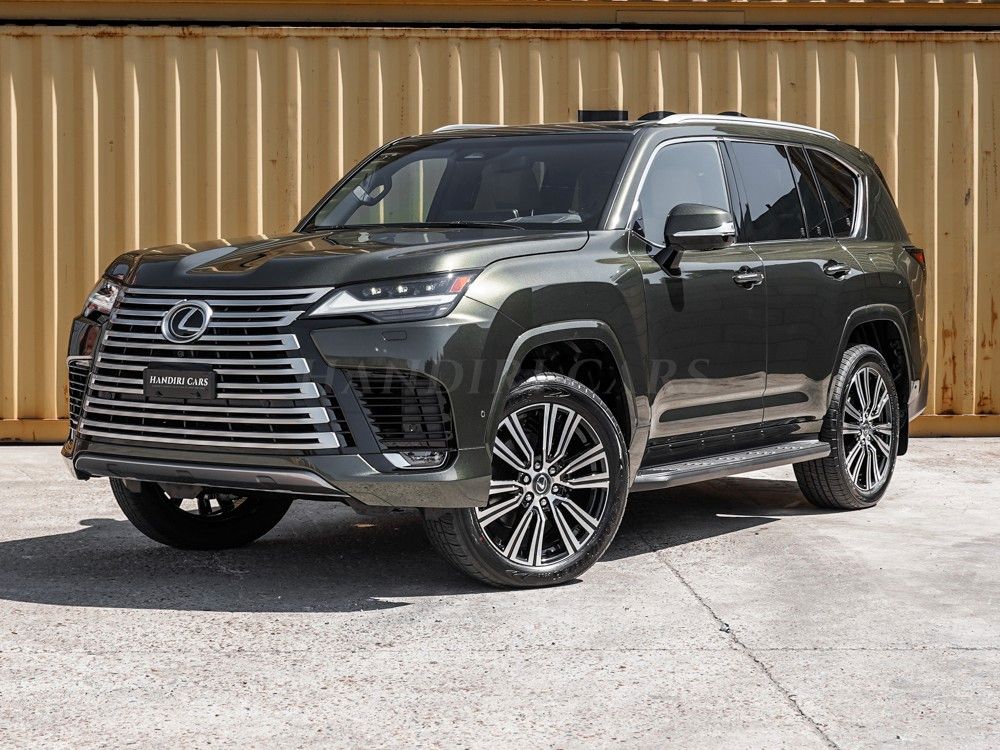 Lexus LX 700