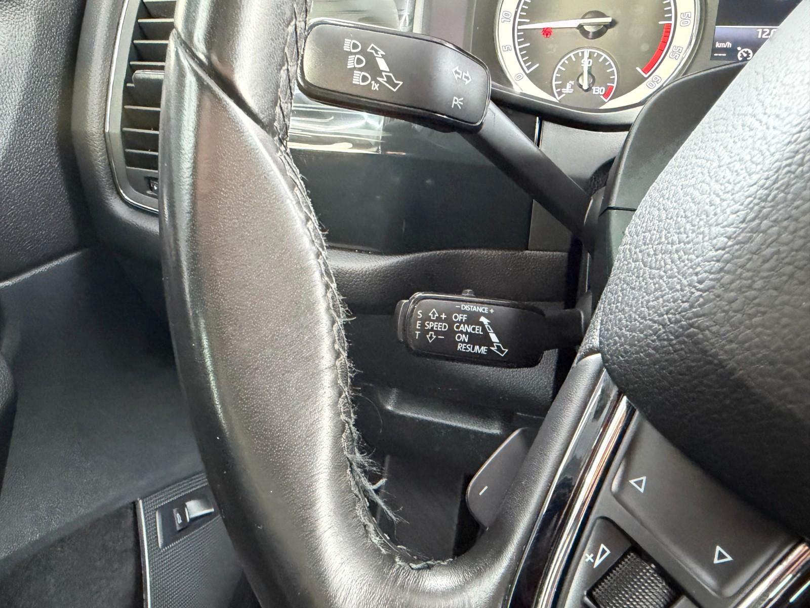 Skoda Kodiaq Style 4x4*7Sitzer*PANO*360*LED*MEMORY*AHK