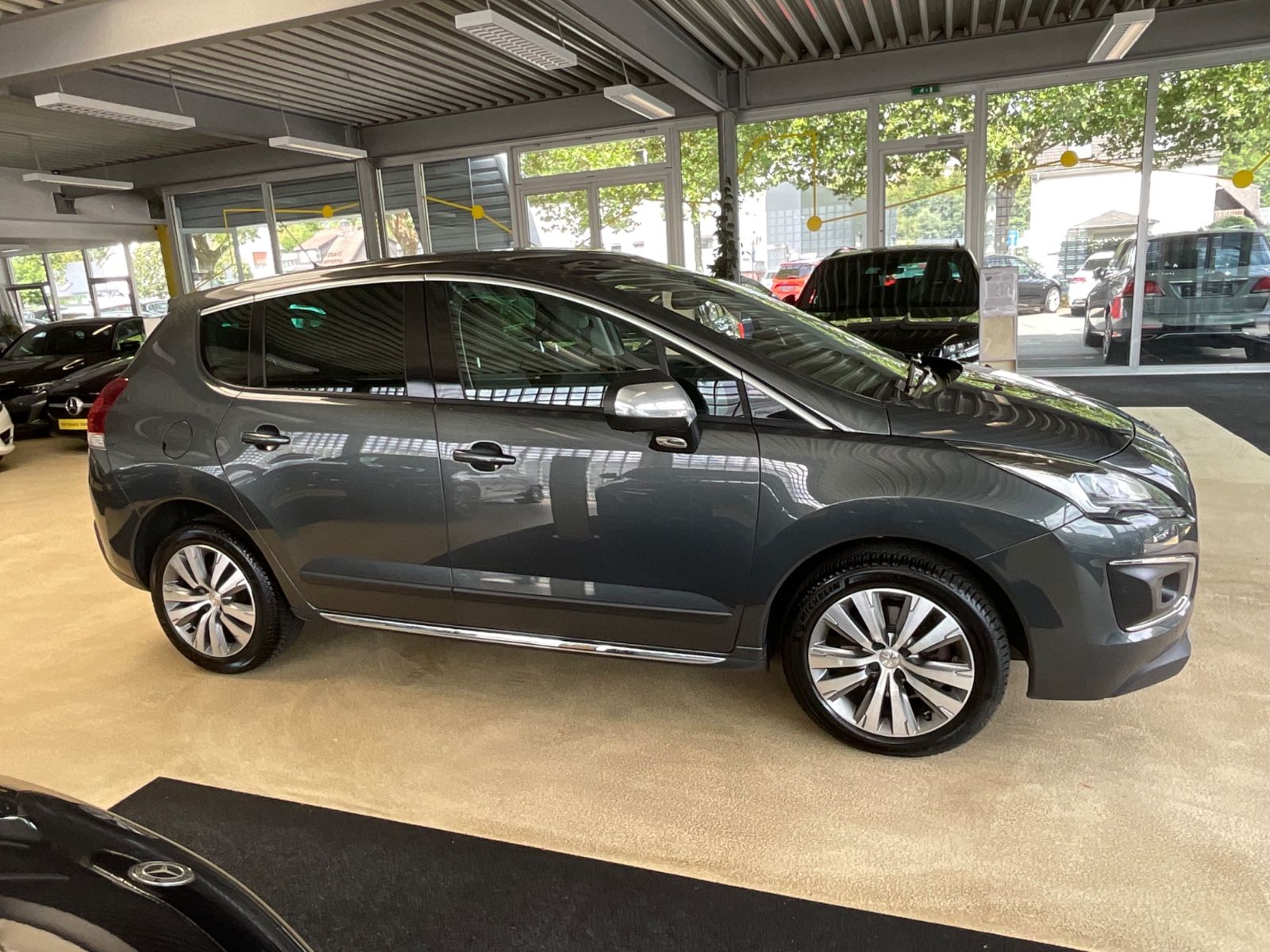 Fahrzeugabbildung Peugeot 3008 Allure*Head-Up Display