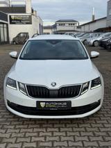 Skoda Octavia  2.0 Combi Clever 4x4 / AUTOMATIK/ KAMER - Skoda Octavia Clever mit Diesel-Antrieb