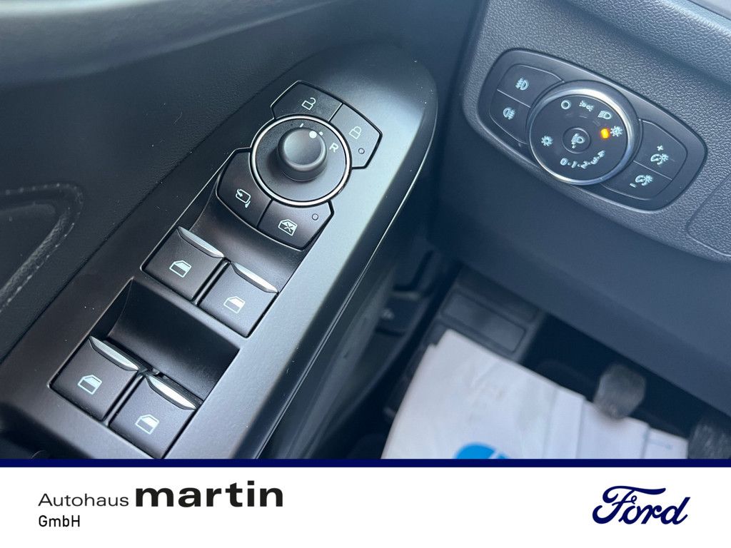 Fahrzeugabbildung Ford Focus 1.5 EcoBlue Titanium SHZ PDC NAVI LED ACC
