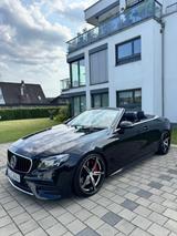 Mercedes-Benz E 300 Autom. - - Mercedes-Benz E 300 mit Benzin-Antrieb: Cabrio