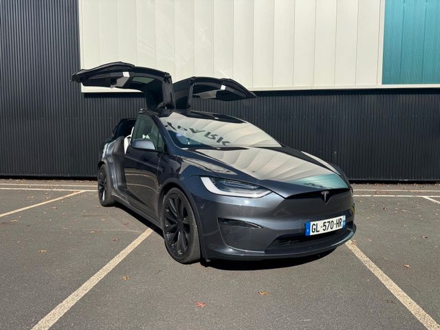 TESLA Model X