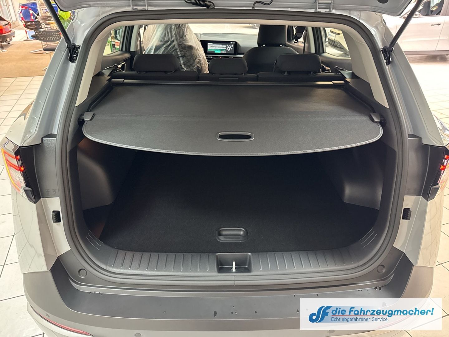 Fahrzeugabbildung Kia Sportage 1.6 T-GDI AWD 7DCT 2-Zonen-Klimaautomat