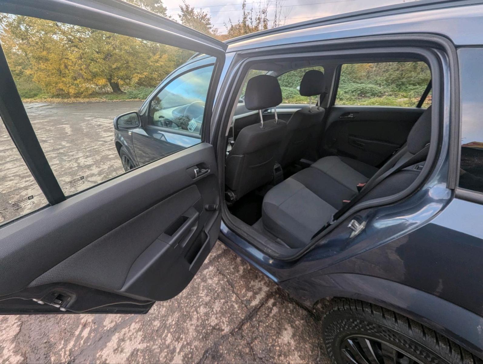 Opel Astra 2007 — photo 7