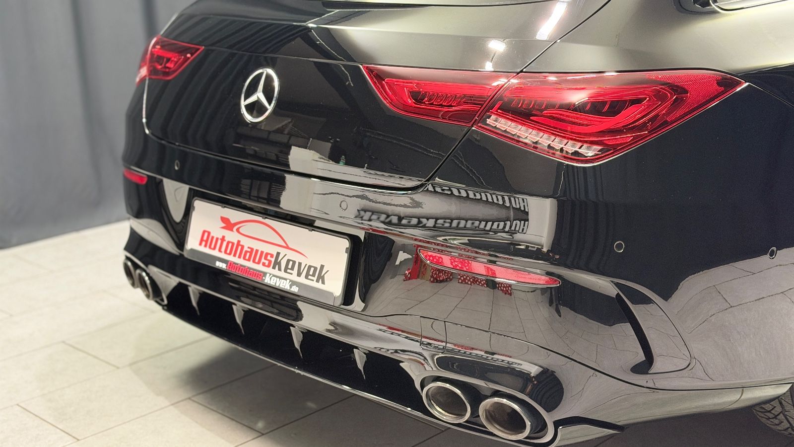 Fahrzeugabbildung Mercedes-Benz CLA 45 AMG Shooting Brake|BURMESTER|HEAD-UP|VOLL