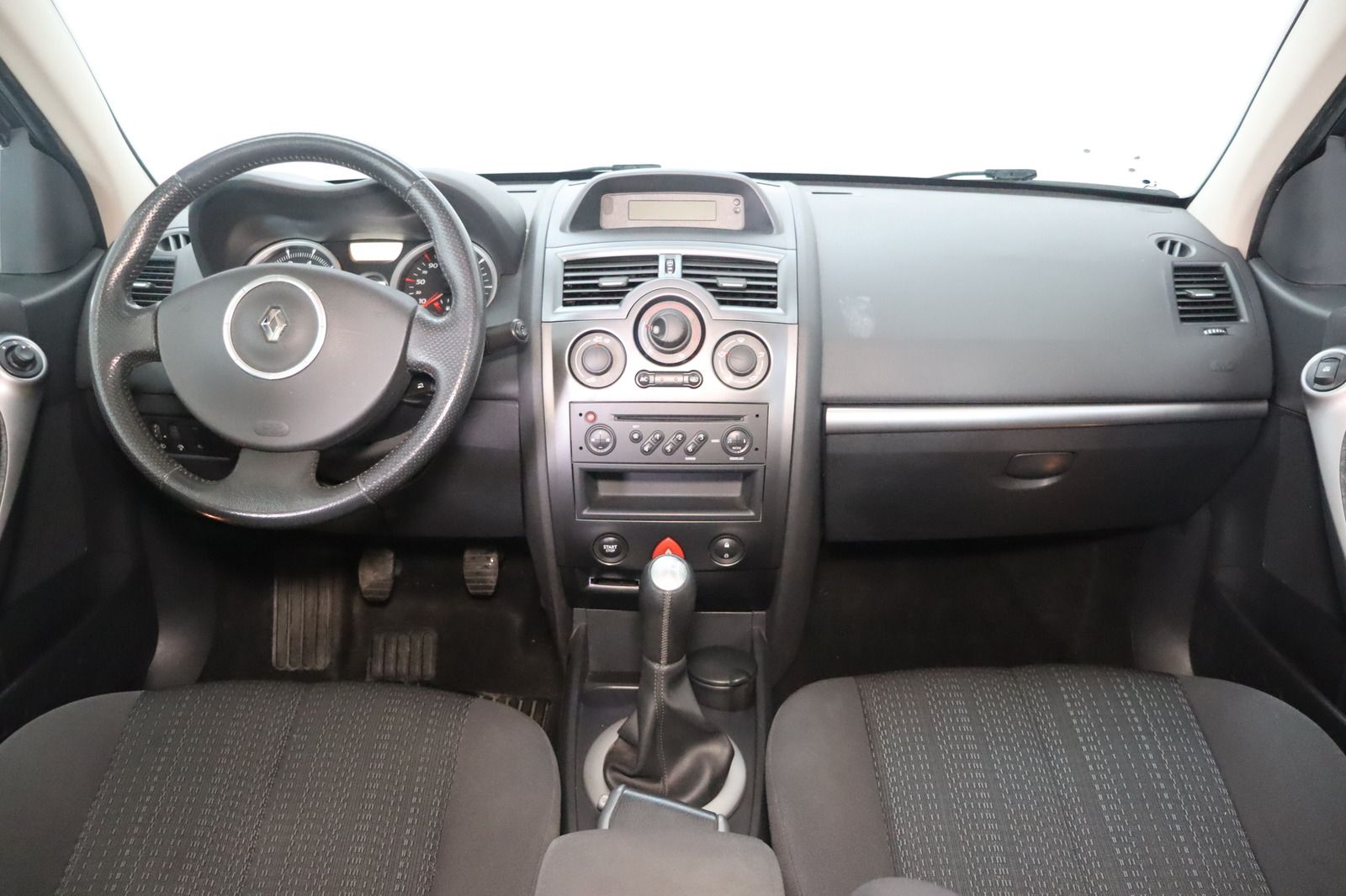 Fahrzeugabbildung Renault Megane 1.6 16V Dynamique HU/AU 09.27