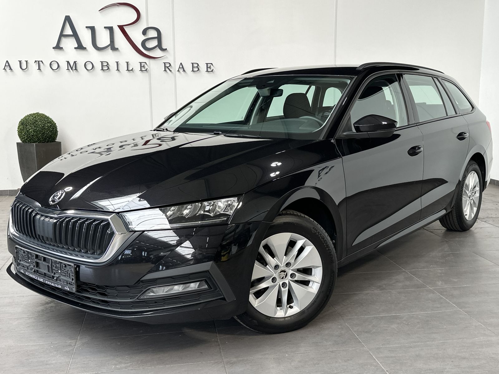 Fahrzeugabbildung SKODA Octavia 2.0 TDI DSG Ambition NAV+LED+VCOCK+LHZG