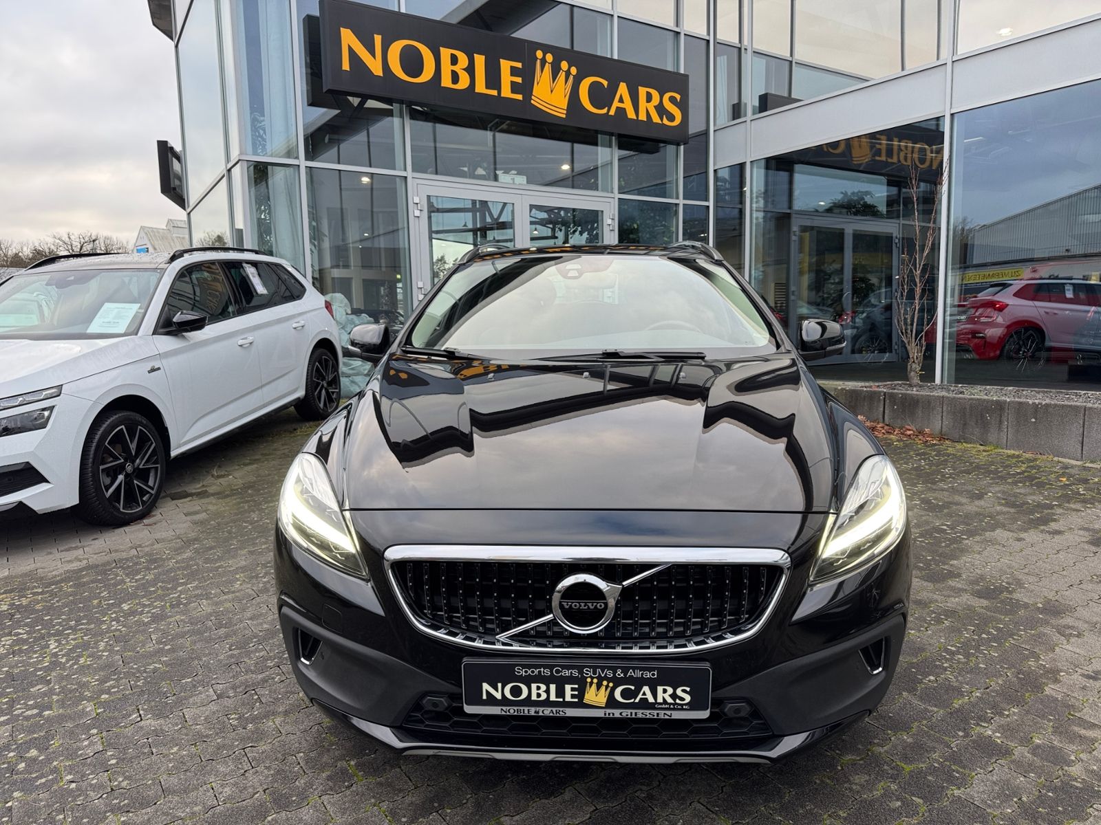 Fahrzeugabbildung Volvo V40 Cross Country Plus KLIMA LED NAVI  AHK