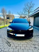 Tesla Model X Tri-Motor Allradantrieb Plaid 1. Hand - Tesla Model X: Plaid