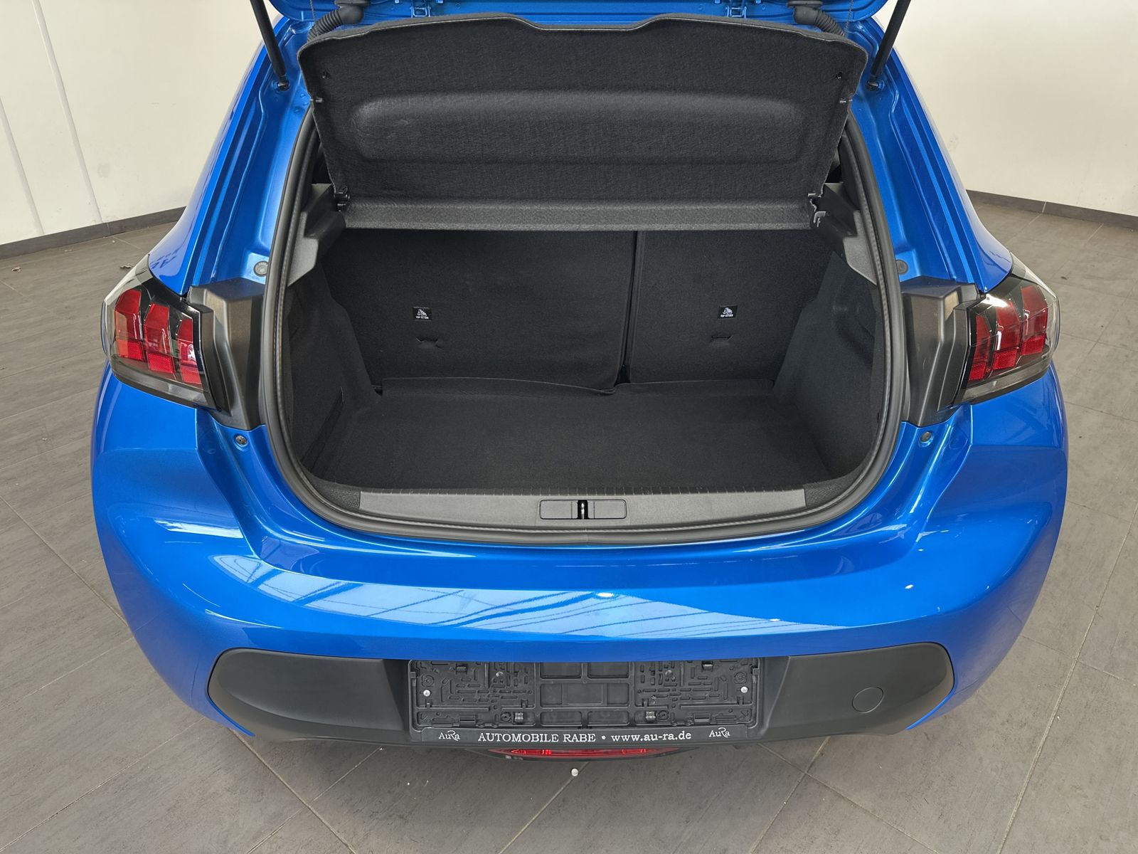 Fahrzeugabbildung Peugeot 208 e Active NAV+LED+DAB+KOMFORT-PAKET+SPURHALTE