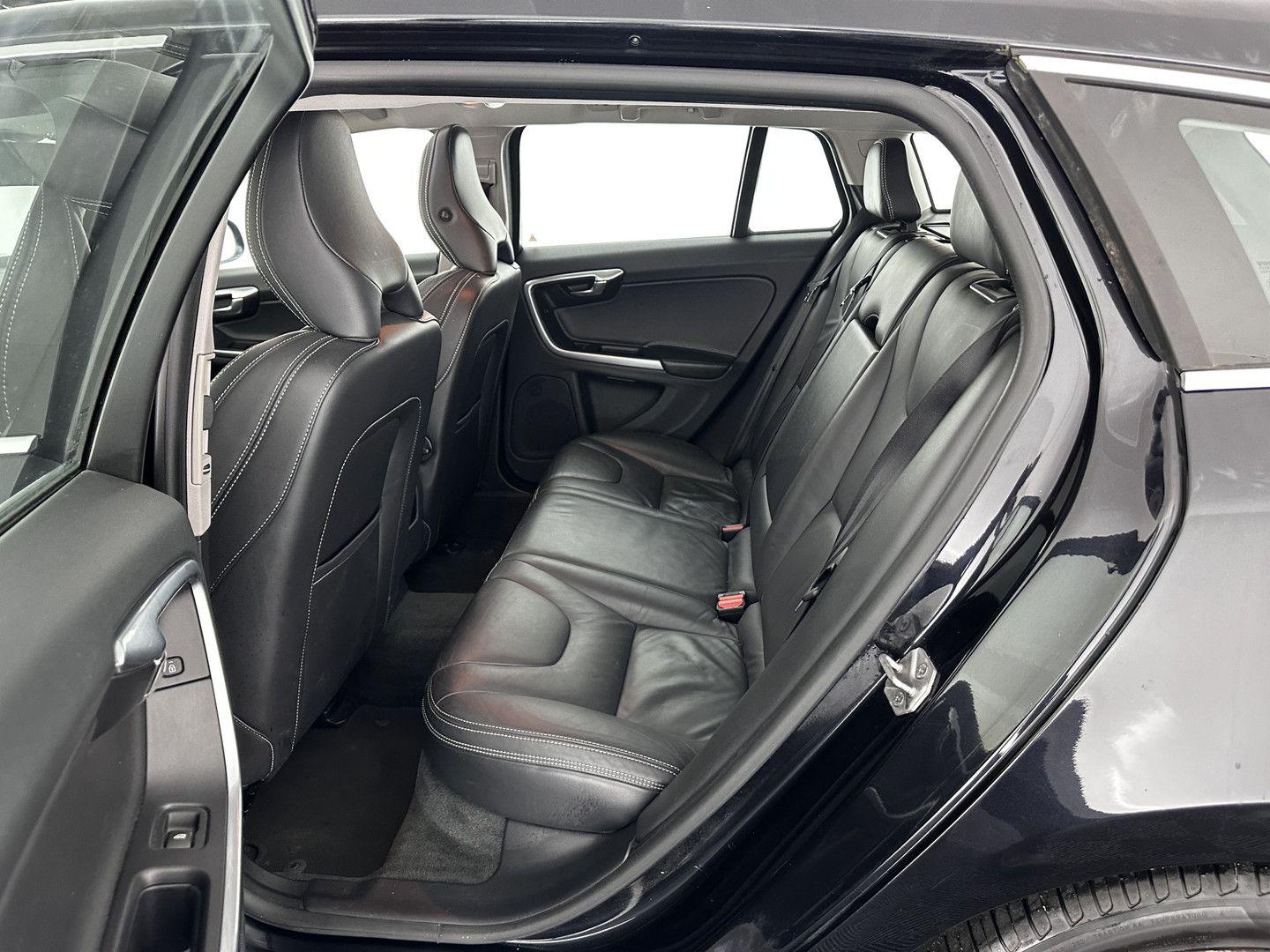 Volvo V60 2014 — photo 10