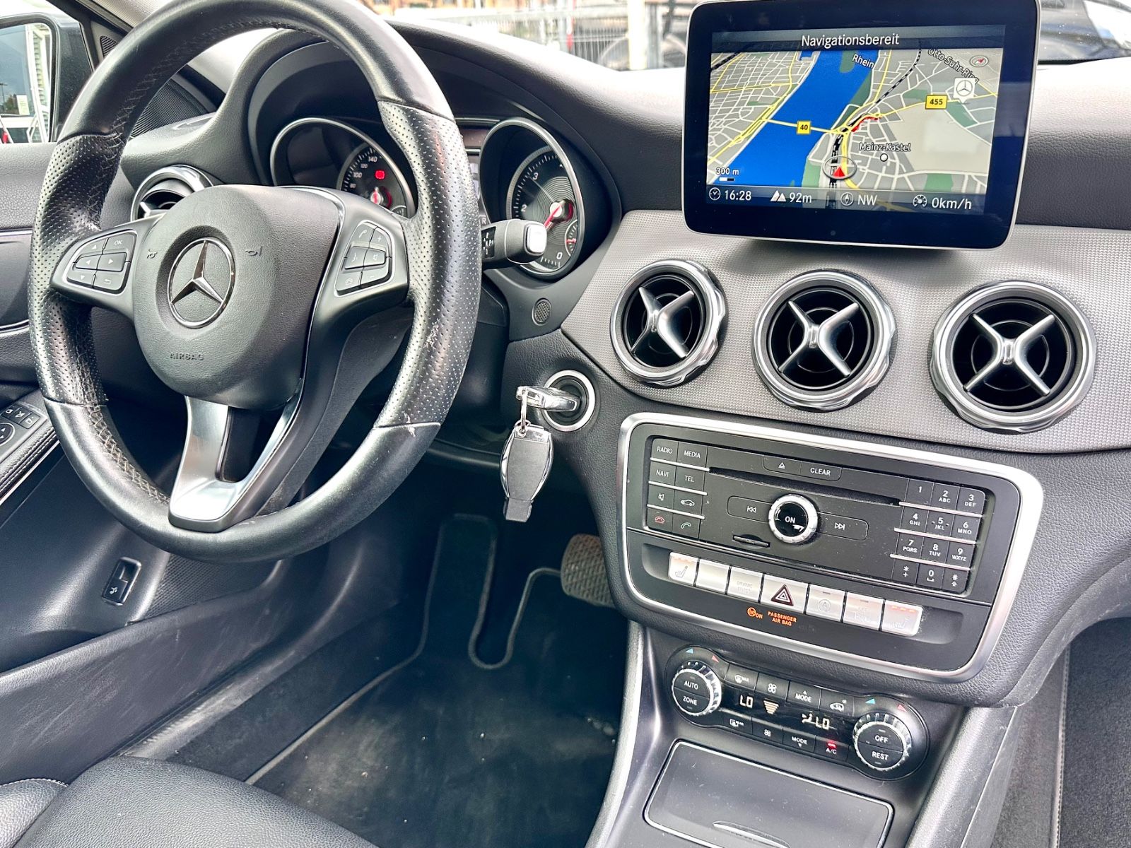Fahrzeugabbildung Mercedes-Benz GLA 200 d URBAN*AUTOM+MOD.2020+18LM*