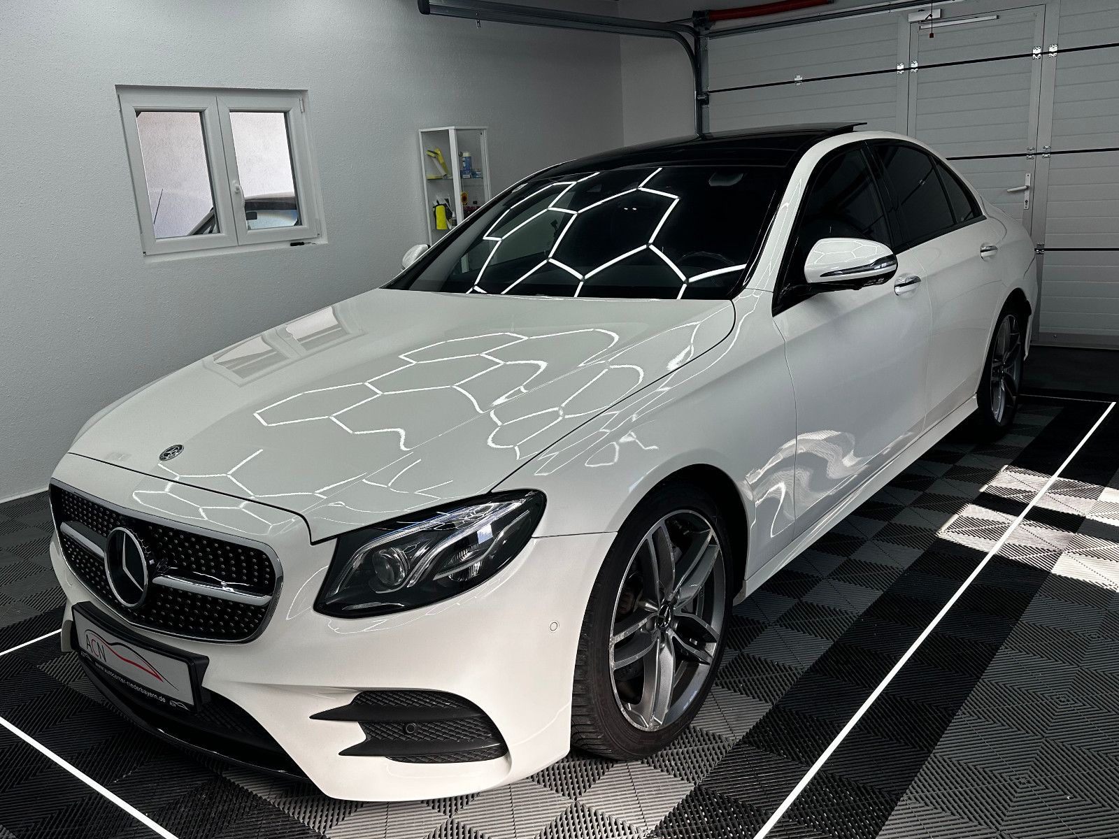 Fahrzeugabbildung Mercedes-Benz E 350d AMG-LINE/WIDESCREEN/360°KAM/PANO/E43 Opt.