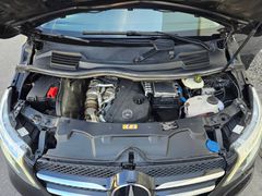 MERCEDES-BENZ V 300d AMG EDITION 4MATIC lang Mwst. Night Paket
