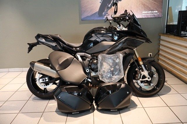 Fahrzeugabbildung BMW S1000XR mit Tieferlegung, Carbon & Frästeile