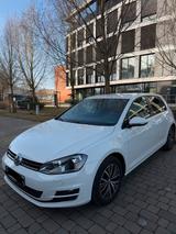 Volkswagen Golf VII (7) gebraucht- zu verkaufen - Volkswagen Golf: Verkaufen