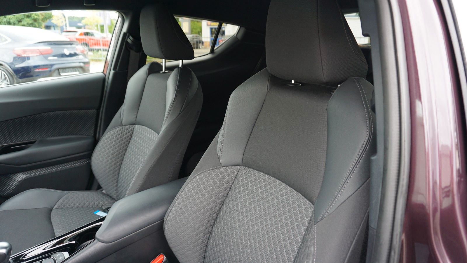 Fahrzeugabbildung Toyota C-HR Hybrid Team DE, Navi,Keyless,ACC,LED,Kamera