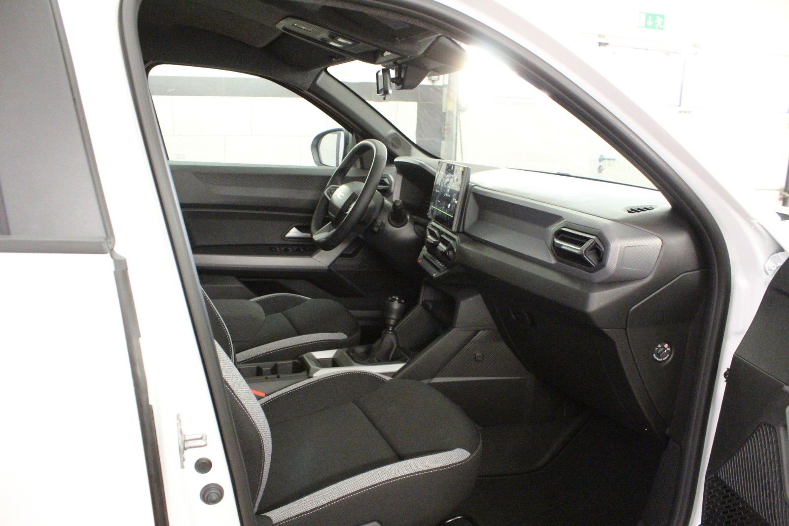 Fahrzeugabbildung Dacia Duster mild hybrid 140 Journey *Winterp.*MY 26