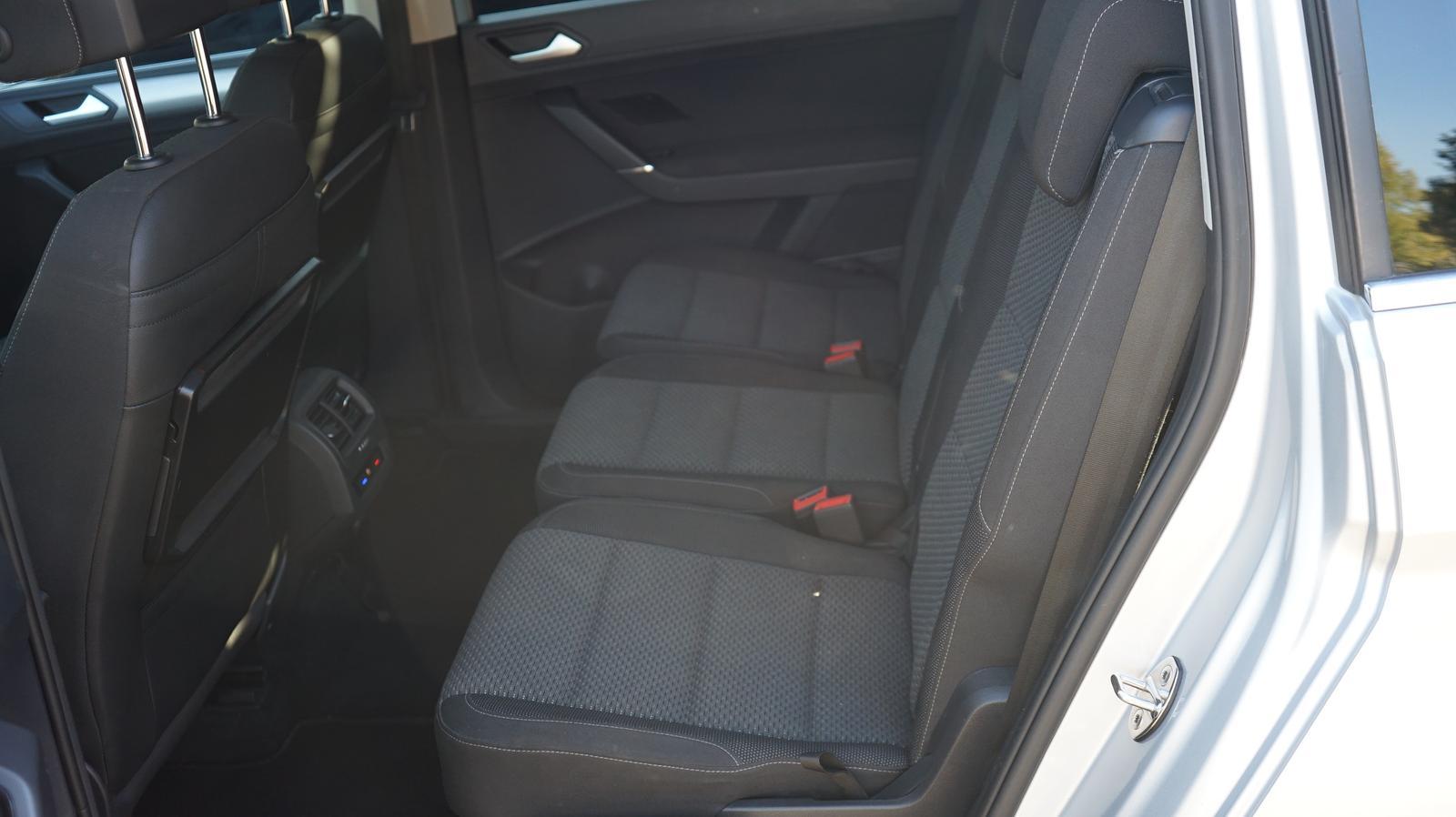 Volkswagen Touran Comfortline 1.4-7 Sitzer-Navi-DAB-3 Zonen
