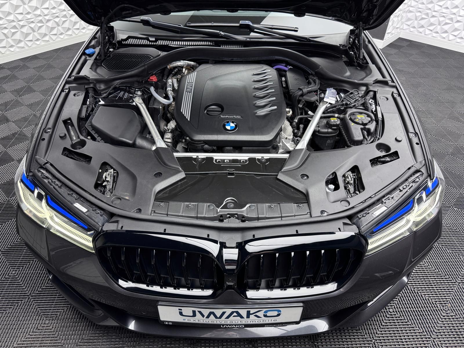 Fahrzeugabbildung BMW d*M-PAKET*XDRIVE*LASER*PANO*AHK*ACC*HUD*RCAM