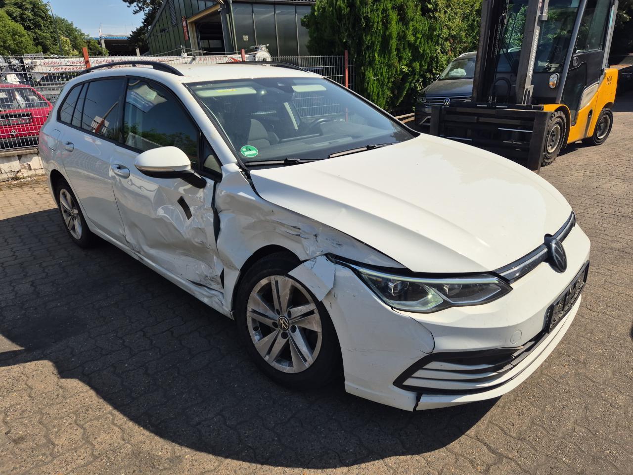 Volkswagen Golf VIII 2.0 TDI Variant Life+Navi+Klima+LED