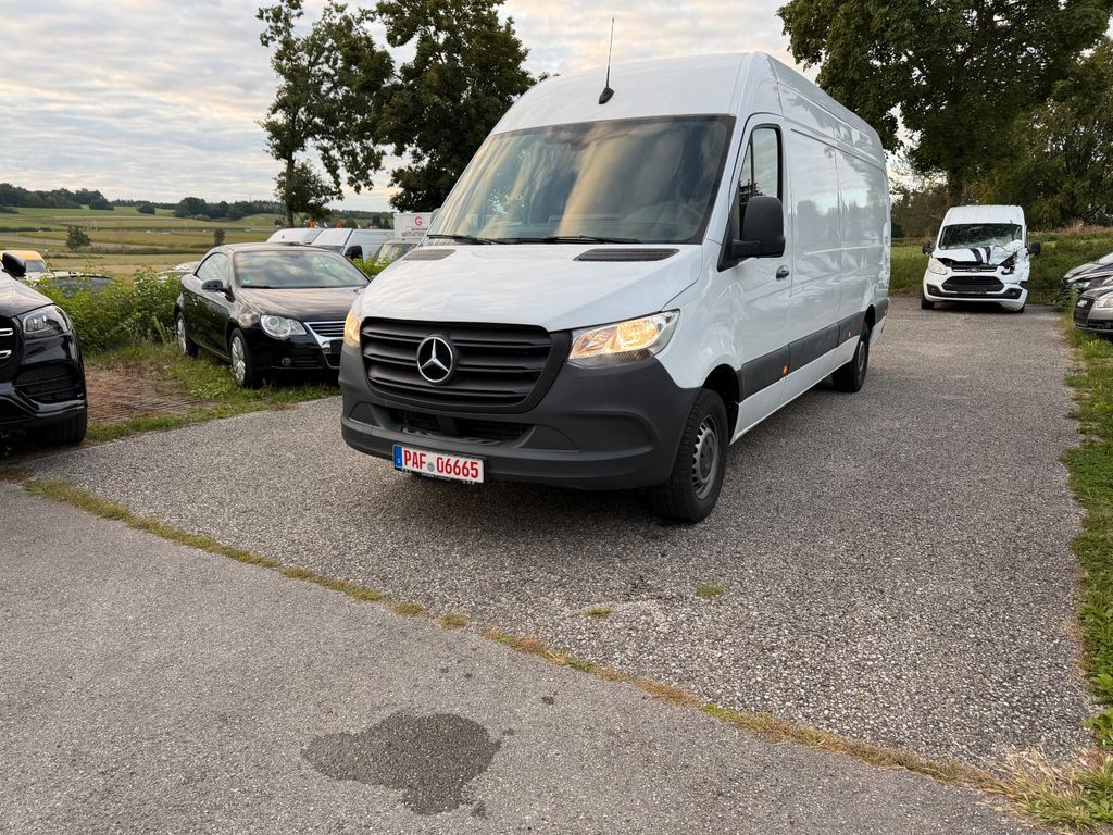 Image of Mercedes-Benz Sprinter