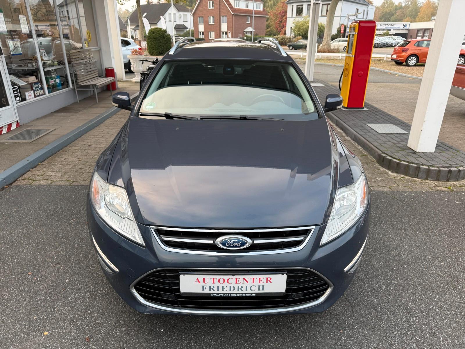 Ford Mondeo 2011 — interior