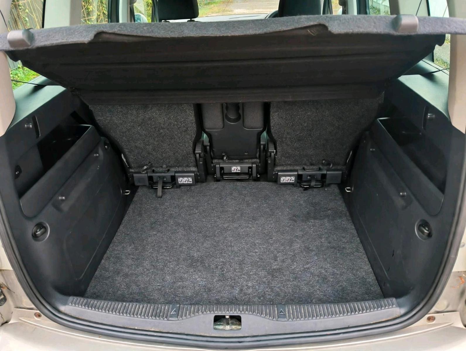 Skoda Roomster 2012 — photo 11