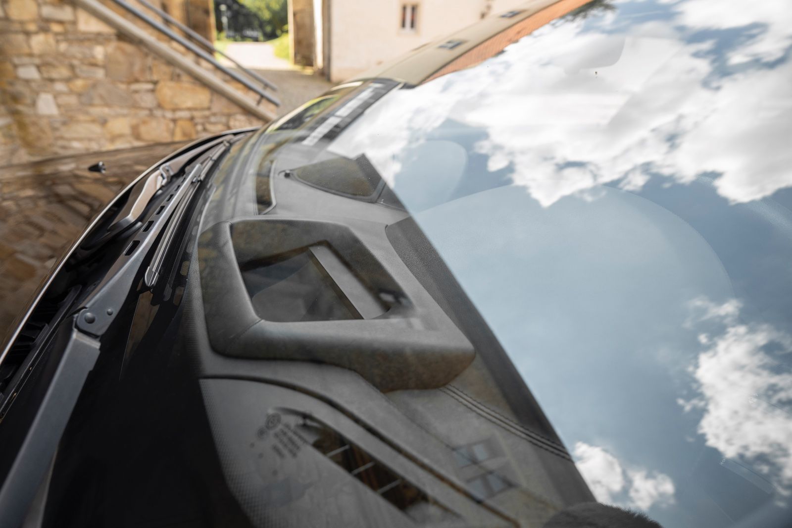 Fahrzeugabbildung BMW M6 Coupé Manual 1/323 Head Up Individual Audio