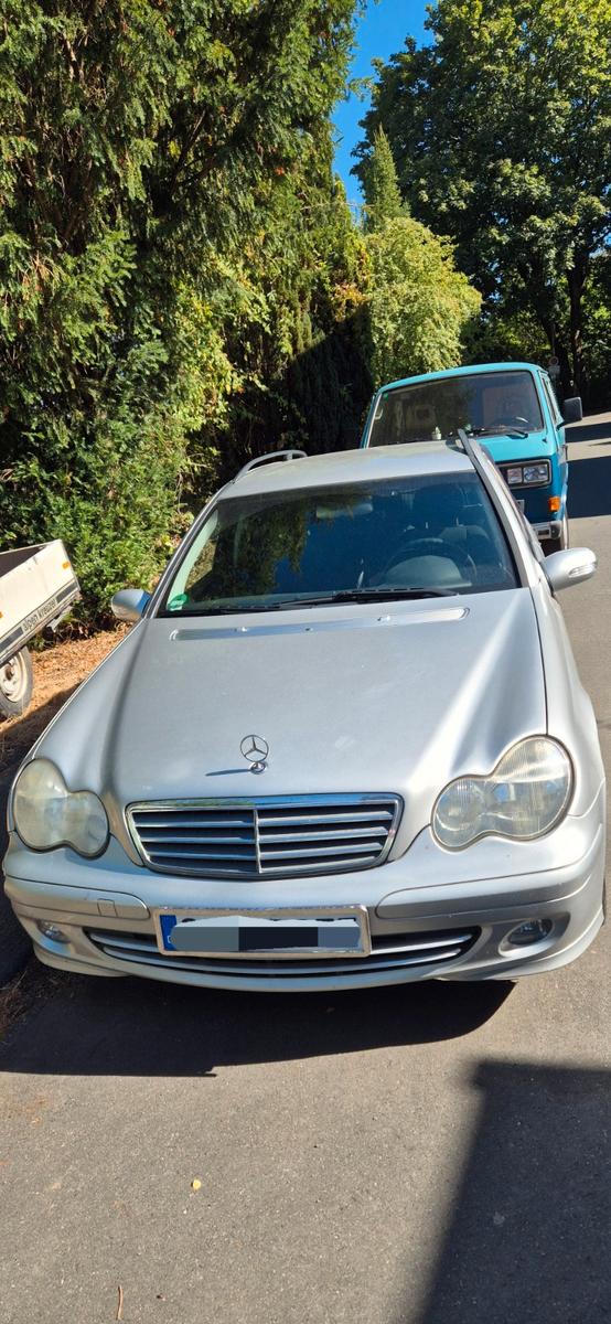 Mercedes-Benz C180 2004 — rear view