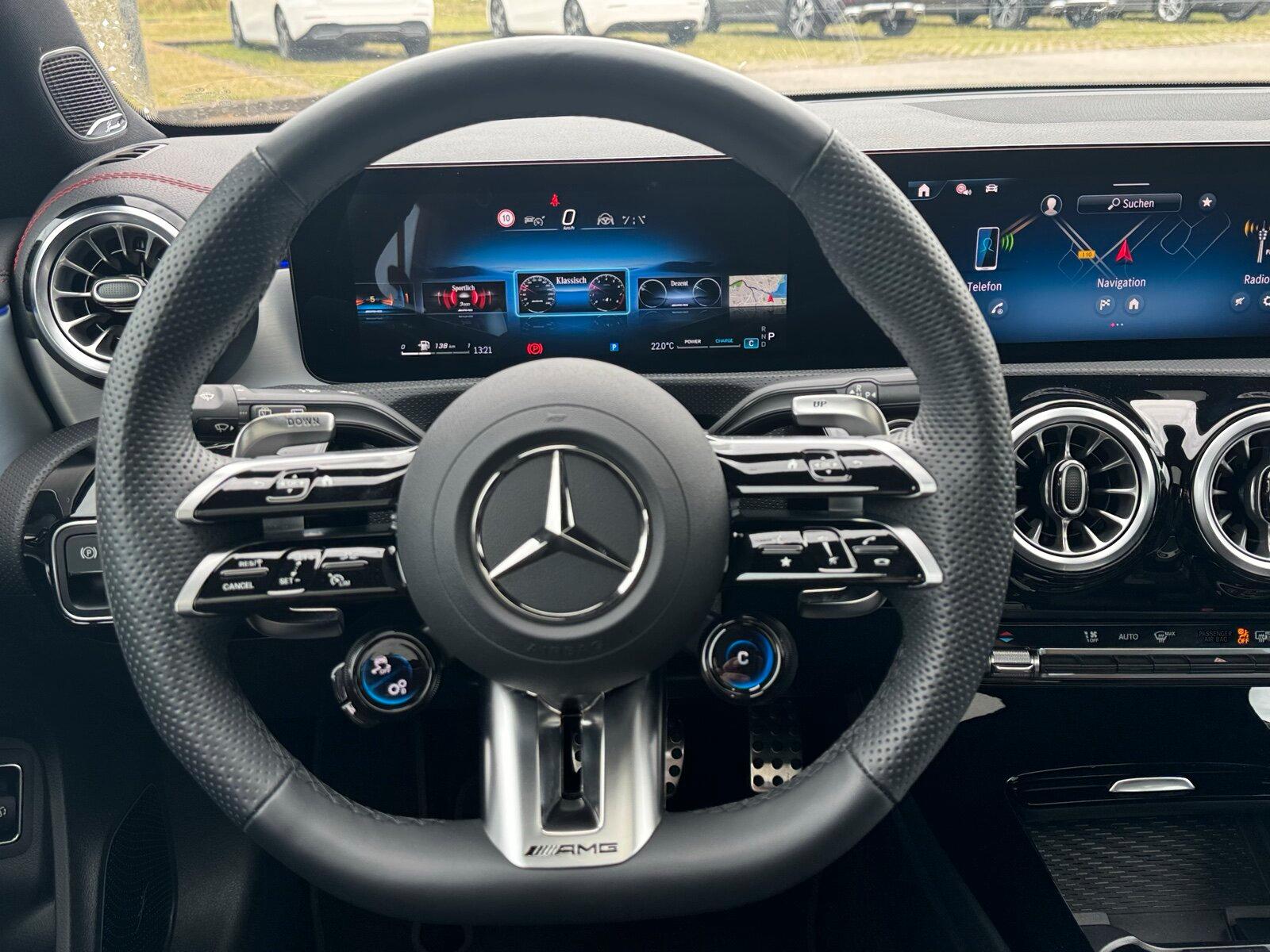 Mercedes-Benz CLA 35 4M SB AMG PanoD Distro 360Ka Sound Night