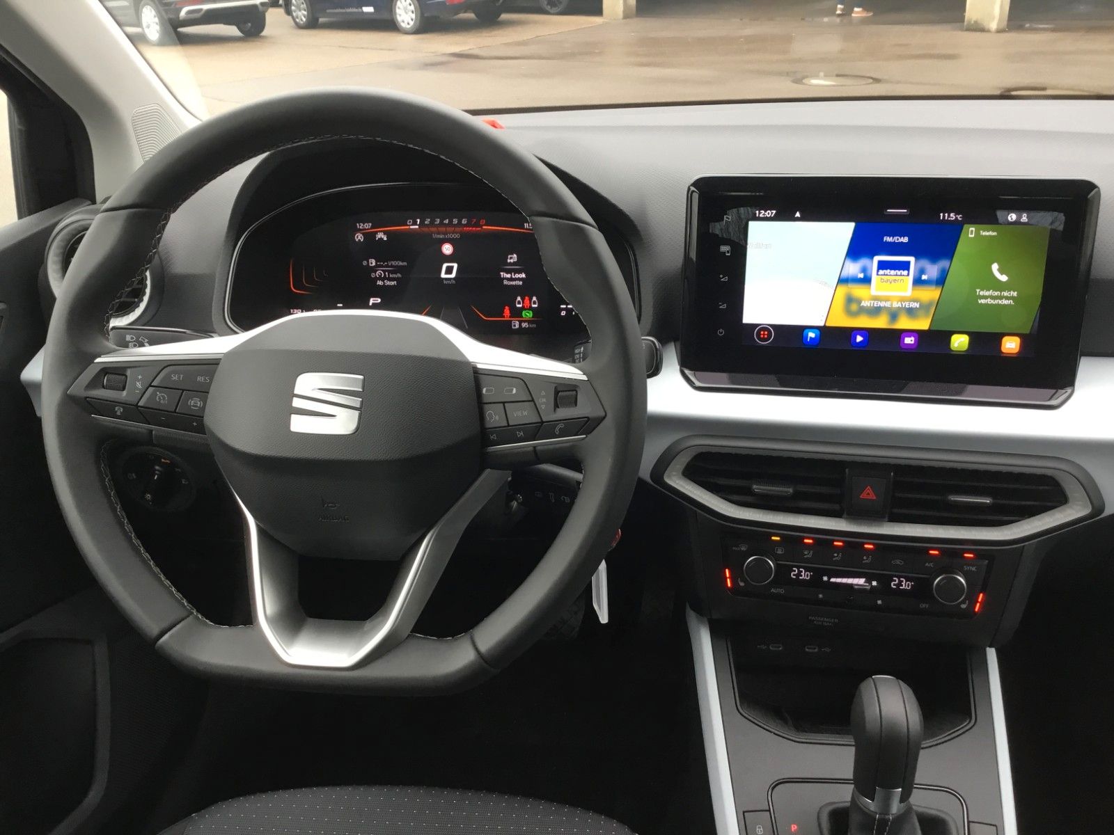 Fahrzeugabbildung SEAT Arona Style 1.0 TSI DSG+AHK+LED+Navi+Kamera