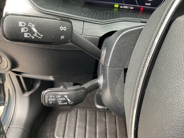 Superb Combi 2.0 TDI DSG Ambition SHZ NAVI ACC
