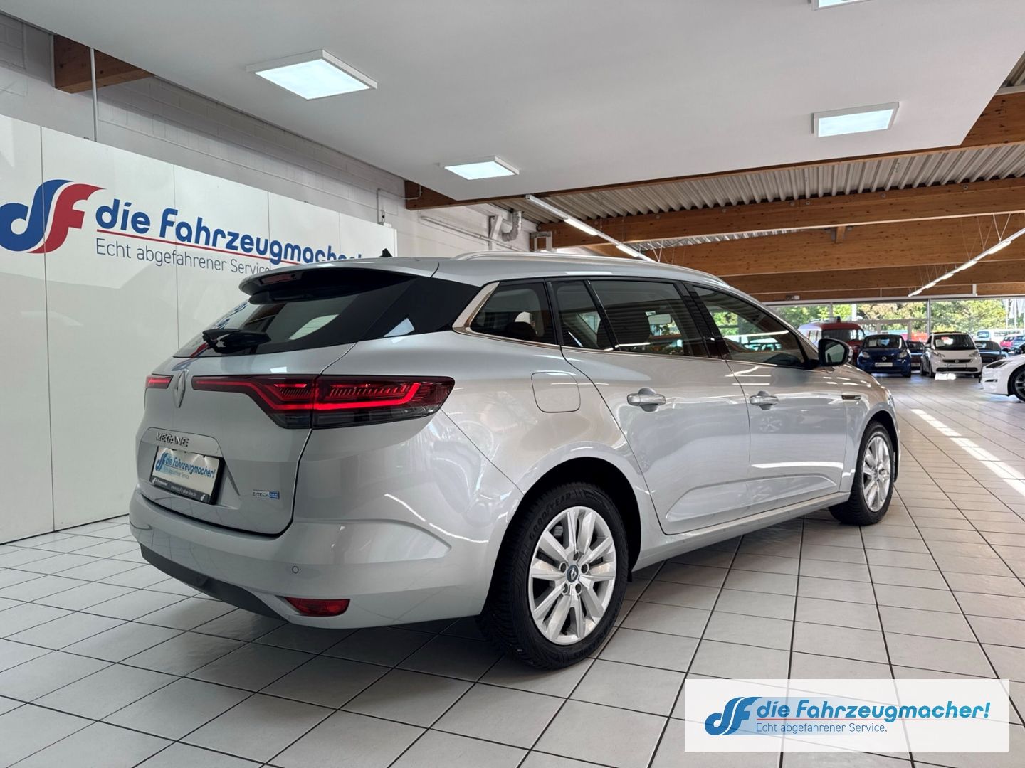 Fahrzeugabbildung Renault Megane E-TECH IV Grandtour Business Edition 1.6