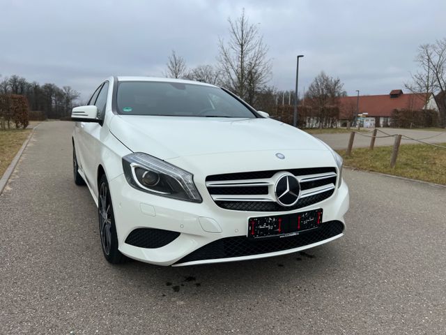 Mercedes-Benz A 180 BlueEfficiency XENON/PDC/SHZ/18ZOLL