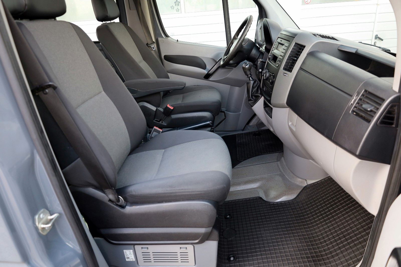 Fahrzeugabbildung Volkswagen Crafter Pritsche 35 mittel L2 Doppelkabine Klima