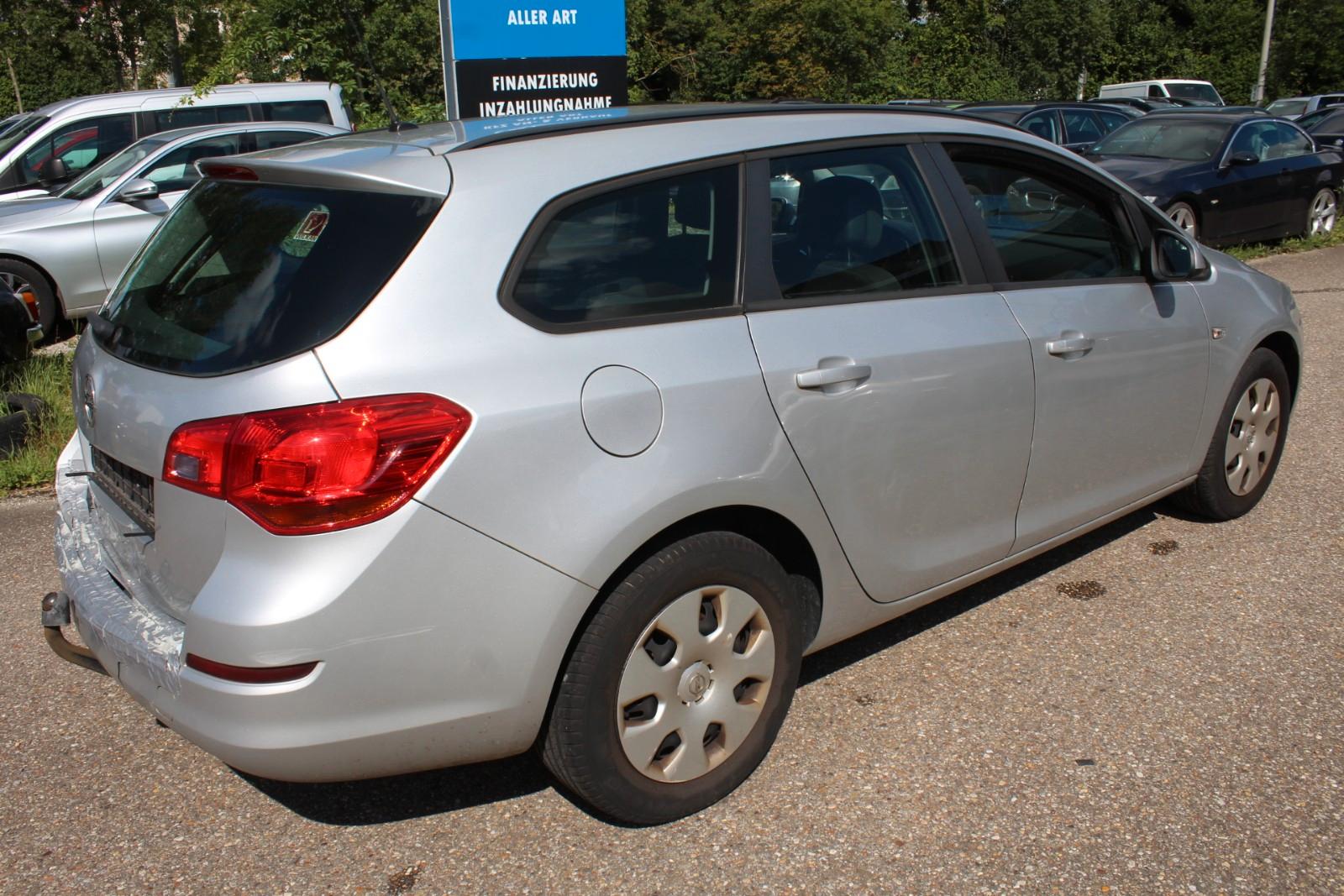 Opel Astra 2011 — engine 1.686 cm³, 110 HP (81kW)