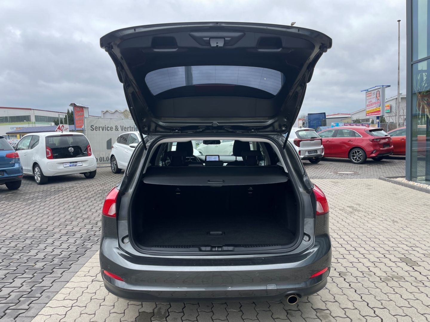 Fahrzeugabbildung Ford Focus C&C totWinkAss LED Kamera Spurhalteass